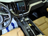 Volvo XC60 (2-го поколения) T6 AWD 31 365 km 8